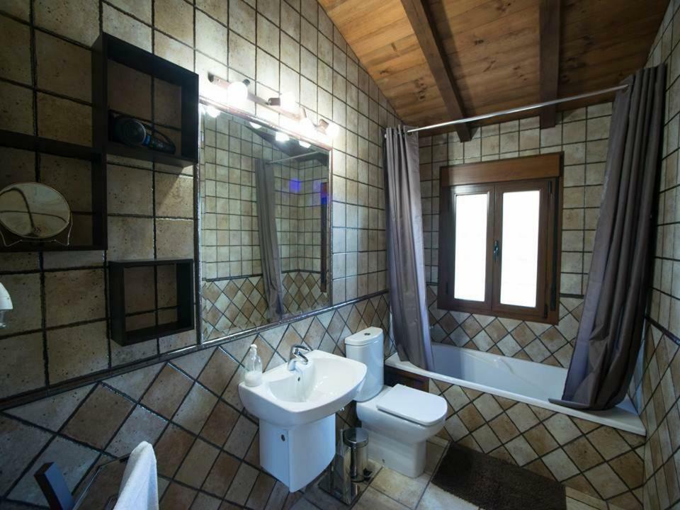 Casa Rural Apartamento Las Malpicas Navaconcejo Dış mekan fotoğraf